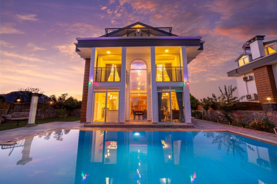 Villa Bling 1