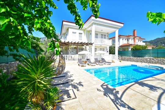 Villa Alya Üzümlü