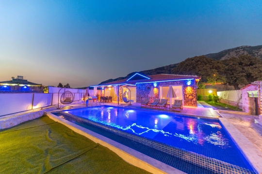 Villa City Of The Night Taş Ev