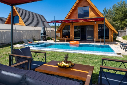 Villa Life Efe