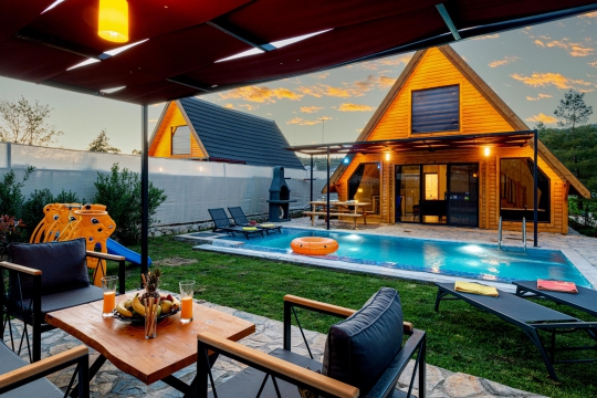 Villa Life Mendos