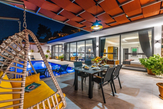 Villa Neon