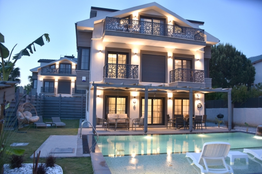 Villa Lore B