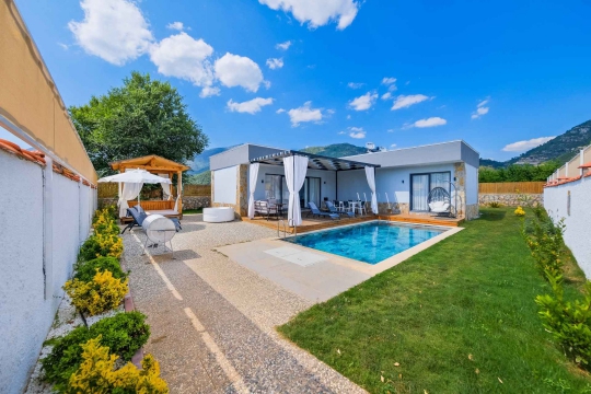 Villa Shiraz